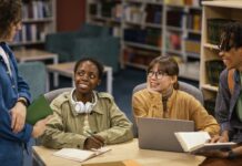 « Aidez les jeunes avec le programme Business Voices ! »