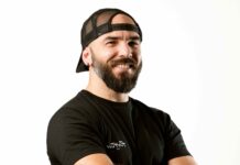 « Ce que j’apprécie le plus c’est la bonne ambiance, la bonne humeur, et être entouré de personnes motivées. Le positif attire le positif ! #Attitudepositive ».